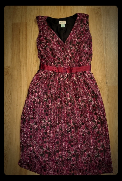 Dresses & Skirts - MOTHERHOOD SIZE LARGE BURGUNDY DRESS